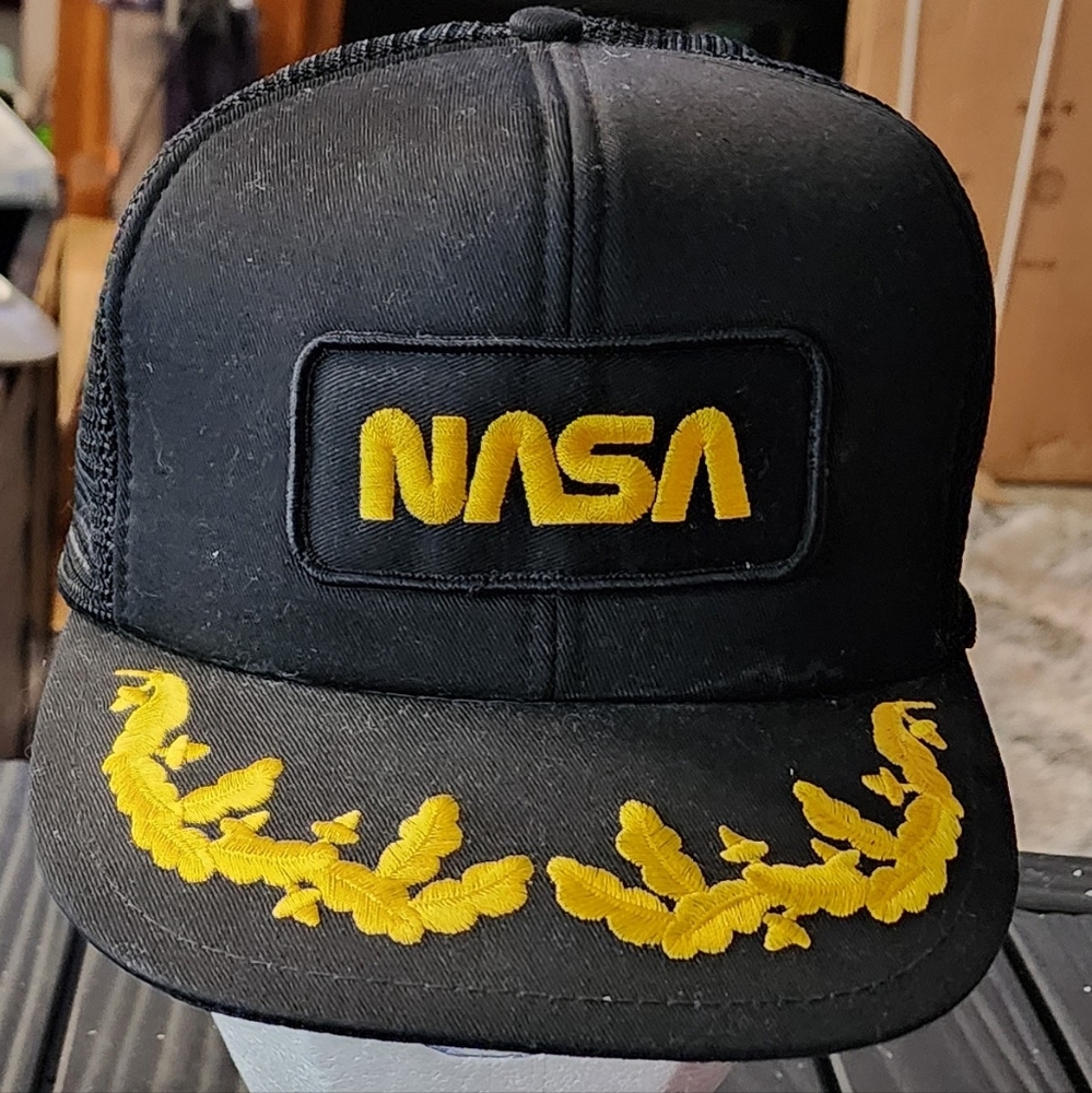 Vintage NASA Gold Leaf trucker Mesh Snapback baseball Hat cap BENIFITS CHARTIY